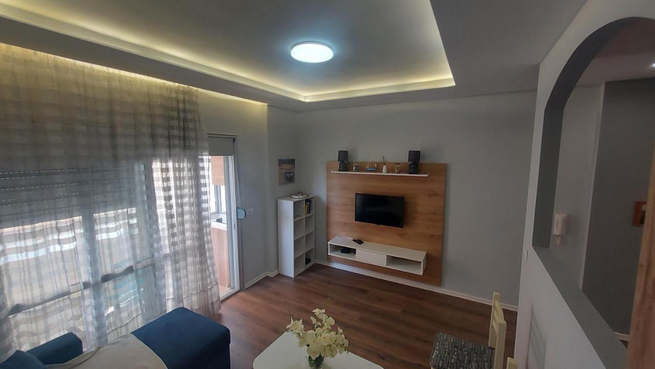 City Beachfront Apartments Влёра Экстерьер фото