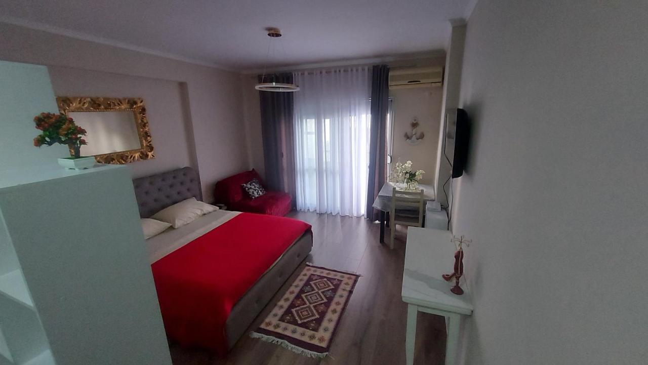 City Beachfront Apartments Влёра Экстерьер фото