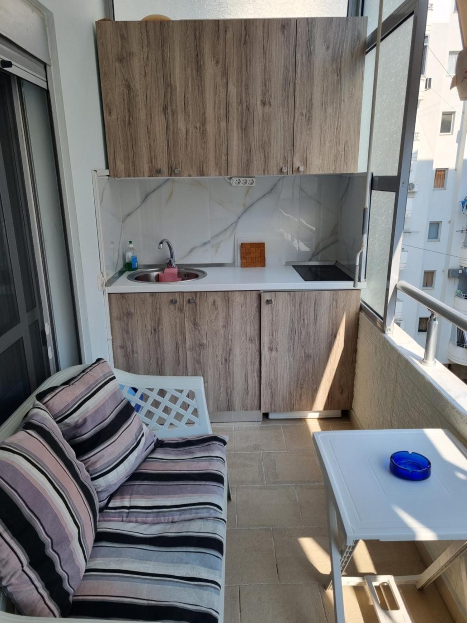 City Beachfront Apartments Влёра Экстерьер фото