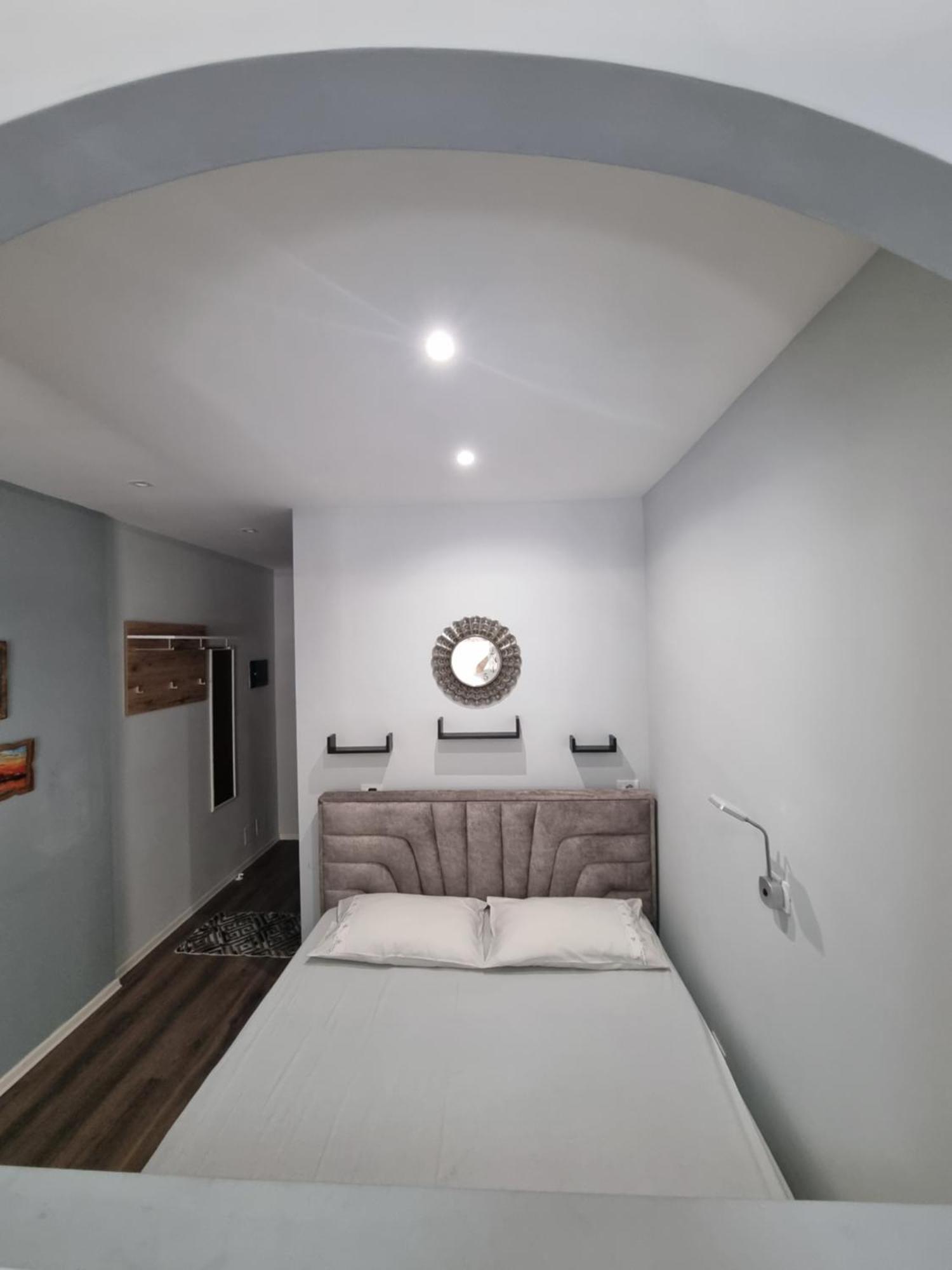 City Beachfront Apartments Влёра Экстерьер фото